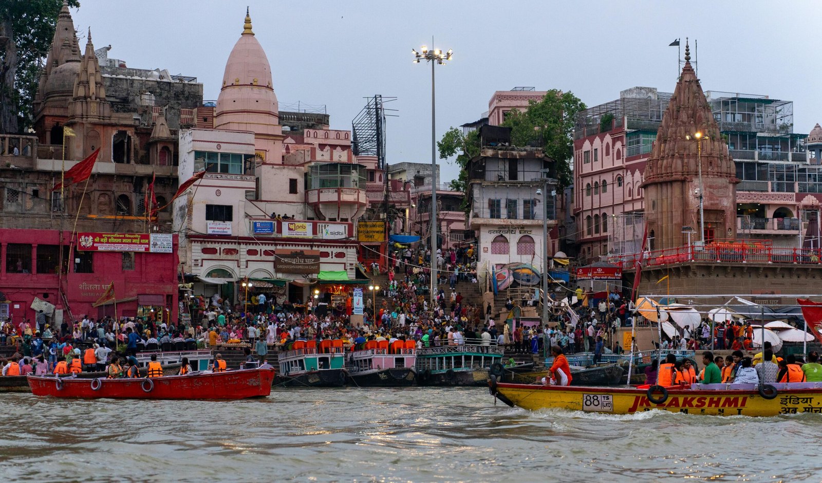 Varanasi – Prayagraj – Ayodhya – Lucknow